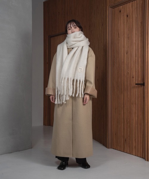lawgy（ラウジー）の「fluffy soft muffler（マフラー・レディース・アイボリー/ベージュ・FREE）」の15枚目の写真