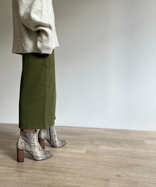 ISOOK(アイスー)の「【ZOZO限定】Front slit skirt / フロントスリットスカート(スカート・レディース・カーキ/ブラウン・FREE)」の6枚目の写真