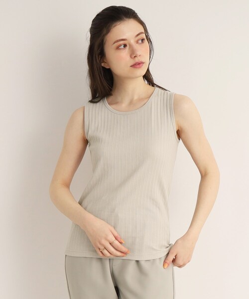 SHOO・LA・RUE（シューラルー）の「◆【美しく見せるサイズ感】ランダムリブ タンクトップ（タンクトップ・レディース・ブラック/ホワイト系/ナチュラル・04/03/02）」の4枚目の写真