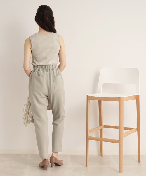 SHOO・LA・RUE（シューラルー）の「◆【美しく見せるサイズ感】ランダムリブ タンクトップ（タンクトップ・レディース・ブラック/ホワイト系/ナチュラル・04/03/02）」の22枚目の写真