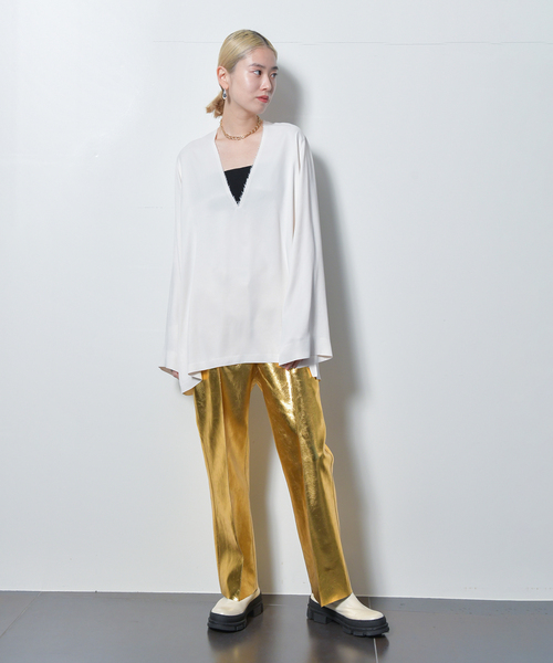 【2023SS】CITYSHOP V NECK SATIN ブラウス CITYSHOP（シティーショップ）の「V NECK SATIN ブラウス