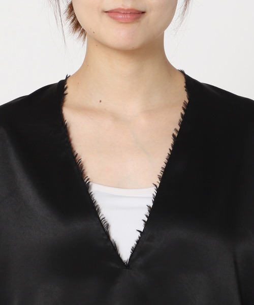 CITYSHOP（シティーショップ）の「V NECK SATIN ブラウス（シャツ