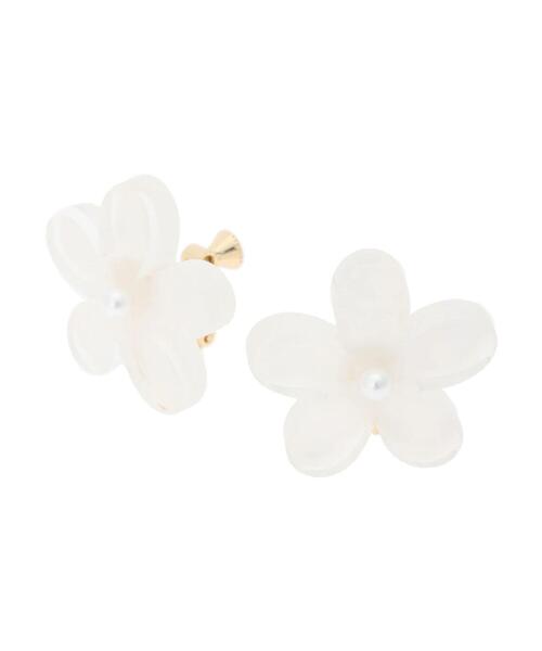 Green Parks(グリーンパークス)の「・HALF TIME フラワーイヤリング(イヤリング・レディース・ホワイト/ベージュ/グリーン/ピンク・FREE)」の2枚目の写真