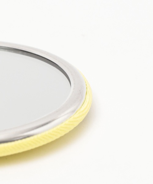 LEPSIM（レプシィム）の「【PEANUTS】刺繍コンパクトミラー　178039（手鏡/メイクミラー・レディース・グレー/イエロー/ベージュ/ライトグリーン・ONE SIZE）」の8枚目の写真