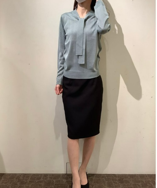 TOKYO SHIRTS（トウキョウシャツ）の「ラメボウタイ ニットプルオーバー（ニット/セーター・レディース・シルバーグレー/ライトカーキ・M/L）」の14枚目の写真