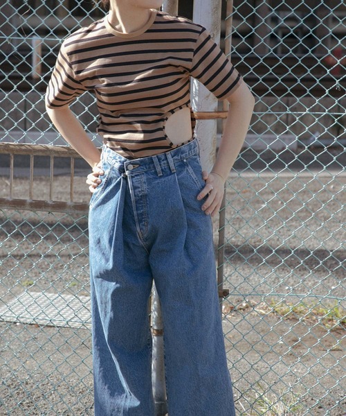 ALLEGE(アレッジ)の「ALLEGE Stripe Cut seaw(Tシャツ/カットソー・レディース・レッド/ブラウン・1)」の2枚目の写真