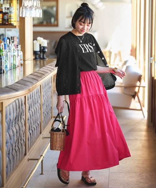 SMILE LAND(スマイルランド)の「大きいサイズ ロング丈ロゴプリントタンクトップ(タンクトップ・レディース・オフホワイト/ブラック・L/LL/3L/4L/5L)」の8枚目の写真