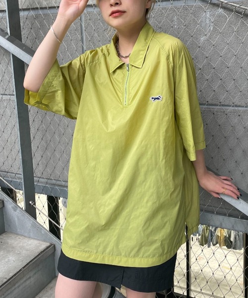 PENNEYS(ぺニーズ)の「【PENNEYS/ぺニーズ】別注 the FOX ハーフジップナイロンシャツ(シャツ/ブラウス・レディース・ベージュ/グリーン/ブラック・LARGE/MEDIUM)」の22枚目の写真