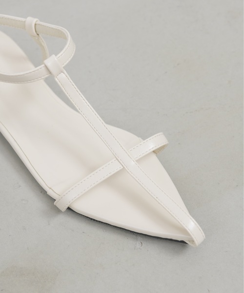 NEUNA（ヌナ）の「【程よい肌見せでヌーディな足元。】センターシームポイントトゥパンプス（サンダル・レディース・アイボリー/ブラック・SMALL/LARGE/MEDIUM）」の15枚目の写真
