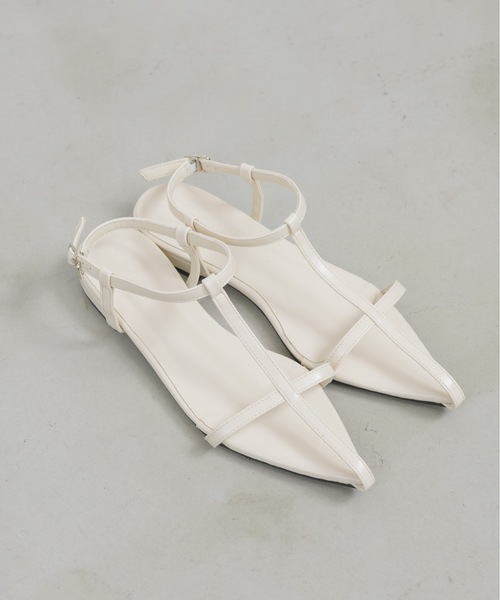 NEUNA（ヌナ）の「【程よい肌見せでヌーディな足元。】センターシームポイントトゥパンプス（サンダル・レディース・アイボリー/ブラック・SMALL/LARGE/MEDIUM）」の13枚目の写真