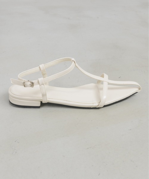 NEUNA（ヌナ）の「【程よい肌見せでヌーディな足元。】センターシームポイントトゥパンプス（サンダル・レディース・アイボリー/ブラック・SMALL/LARGE/MEDIUM）」の16枚目の写真