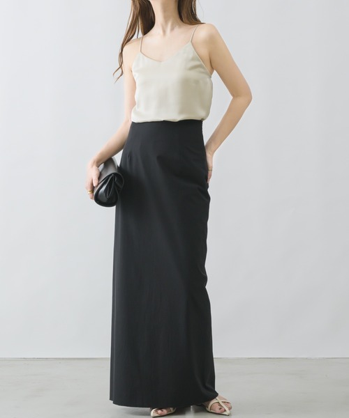 NEUNA（ヌナ）の「【程よい肌見せでヌーディな足元。】センターシームポイントトゥパンプス（サンダル・レディース・アイボリー/ブラック・SMALL/LARGE/MEDIUM）」の20枚目の写真