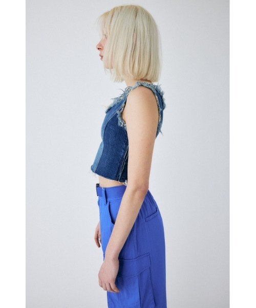 MOUSSY(マウジー)の「PANEL DENIM SLEEVELESS トップス(タンクトップ・レディース・ブルー・1/2)」の5枚目の写真