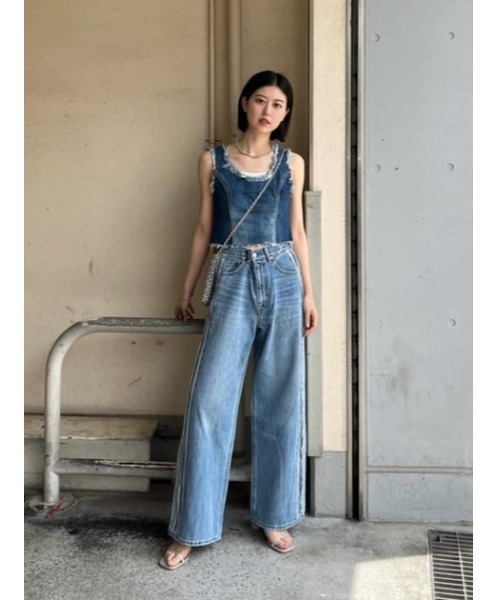 MOUSSY(マウジー)の「PANEL DENIM SLEEVELESS トップス(タンクトップ・レディース・ブルー・1/2)」の17枚目の写真
