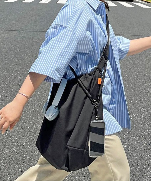 CPCM（シーピーシーエム）の「エステルスピンドルBIGショルダー（ショルダーバッグ・メンズ・ブラック/アイボリー/チャコールグレー/サックスブルー/ブラック系その他・FREE）」の3枚目の写真