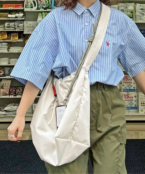 CPCM（シーピーシーエム）の「エステルスピンドルBIGショルダー（ショルダーバッグ・メンズ・ブラック/アイボリー/チャコールグレー/サックスブルー/ブラック系その他・FREE）」の19枚目の写真