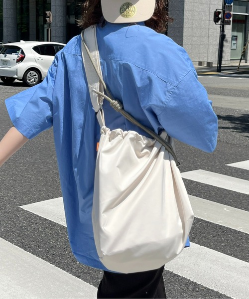 CPCM（シーピーシーエム）の「エステルスピンドルBIGショルダー（ショルダーバッグ・メンズ・ブラック/アイボリー/チャコールグレー/サックスブルー/ブラック系その他・FREE）」の21枚目の写真