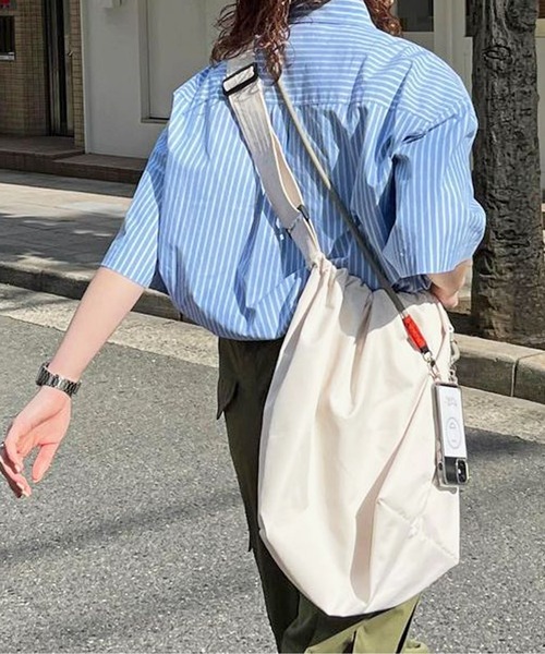 CPCM（シーピーシーエム）の「エステルスピンドルBIGショルダー（ショルダーバッグ・メンズ・ブラック/アイボリー/チャコールグレー/サックスブルー/ブラック系その他・FREE）」の20枚目の写真