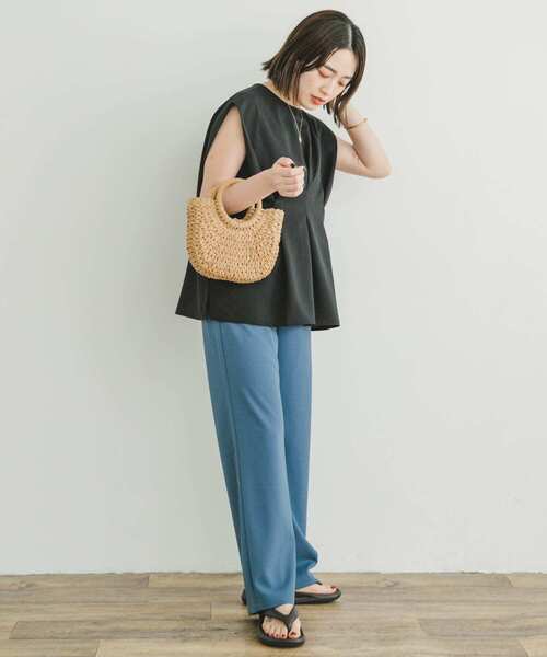 ITEMS URBANRESEARCH（アイテムズ アーバンリサーチ）の「カットジョーゼットセミフレアパンツ（スラックス・レディース・ブラック/ブルー/モカ・FREE）」の22枚目の写真