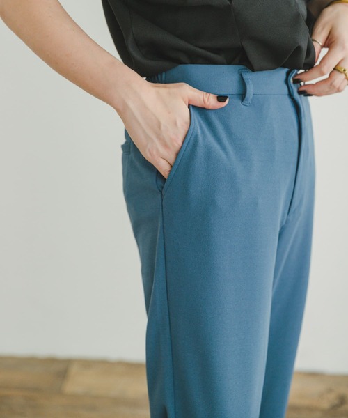 ITEMS URBANRESEARCH（アイテムズ アーバンリサーチ）の「カットジョーゼットセミフレアパンツ（スラックス・レディース・ブラック/ブルー/モカ・FREE）」の13枚目の写真