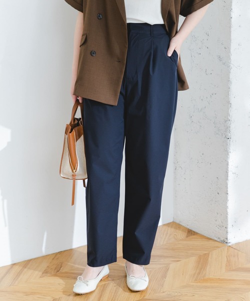 F by ROSSO(エフバイロッソ)の「F by ROSSO 撥水ストレッチペグトップパンツ(その他パンツ・レディース・ライトグレー/ラベンダー/ネイビー・36/38)」の2枚目の写真