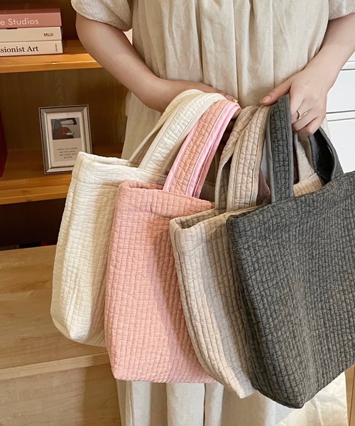 shopnikoniko(ショップニコニコ)の「韓国製 リボン付き ヌビバッグ イブル素材 ミニトートバッグ キルティング コットン100% パール(トートバッグ・レディース・グレイッシュベージュ/ピンク/チャコール/アイボリー/グレー系その他2/ホワイト系その他/ピンク系その他/グレー系その他/ピンク系その他2/グレー系その他3/グレー系その他4/ホワイト系その他2・フリー)」の13枚目の写真