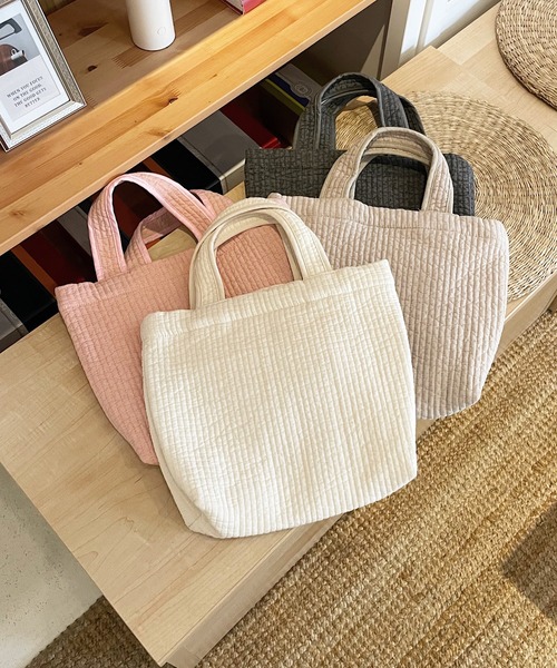 shopnikoniko(ショップニコニコ)の「韓国製 リボン付き ヌビバッグ イブル素材 ミニトートバッグ キルティング コットン100% パール(トートバッグ・レディース・グレイッシュベージュ/ピンク/チャコール/アイボリー/グレー系その他2/ホワイト系その他/ピンク系その他/グレー系その他/ピンク系その他2/グレー系その他3/グレー系その他4/ホワイト系その他2・フリー)」の14枚目の写真
