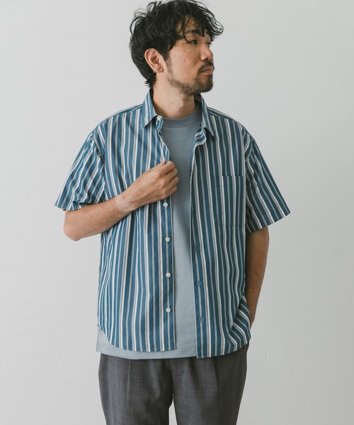 URBAN RESEARCH DOORS（アーバンリサーチドアーズ）の「ストライプレギュラーカラーショートスリーブシャツ（シャツ/ブラウス・メンズ・ベージュ系その他/ブルー系その他/グレー系その他・MEDIUM/LARGE）」の9枚目の写真