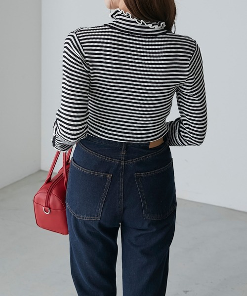 BONLECILL（ボンルシール）の「フリルカラー パールボタンスリーブリブニットプルオーバー（ニット/セーター・レディース・レッド/アイボリー/ネイビー/ブラック/ホワイト×ブラック・FREE）」の22枚目の写真