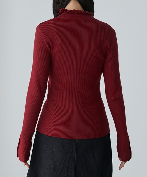 BONLECILL（ボンルシール）の「フリルカラー パールボタンスリーブリブニットプルオーバー（ニット/セーター・レディース・レッド/アイボリー/ネイビー/ブラック/ホワイト×ブラック・FREE）」の8枚目の写真