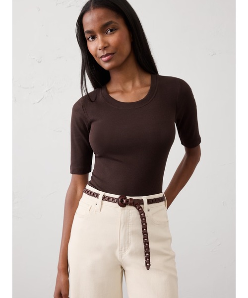 BANANA REPUBLIC FACTORY STORE(バナナリパブリック ファクトリーストア)の「BANANA REPUBLIC FACTORY STORE リブエルボースリーブTシャツ(Tシャツ/カットソー・レディース・ホワイト/ブラック/ブラウン/カーキ/ワイン/キャメル/グレー/ライラック/ネイビー/その他1/その他/ボルドー/ブルー/グリーン/コーラル/ブルー系その他/ブルー系その他2/ラベンダー/ホワイト×ネイビー/レッド/ブルー系その他3/ブラウン系その他・XS/S/M/L)」の6枚目の写真