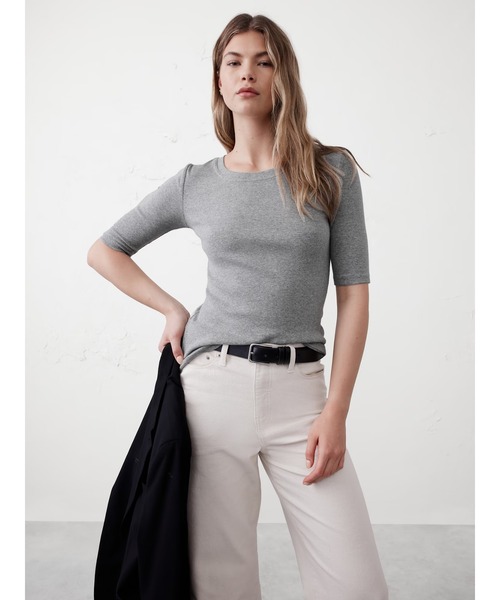 BANANA REPUBLIC FACTORY STORE(バナナリパブリック ファクトリーストア)の「BANANA REPUBLIC FACTORY STORE リブエルボースリーブTシャツ(Tシャツ/カットソー・レディース・ホワイト/ブラック/ブラウン/カーキ/ワイン/キャメル/グレー/ライラック/ネイビー/その他1/その他/ボルドー/ブルー/グリーン/コーラル/ブルー系その他/ブルー系その他2・XS/S/M/L)」の3枚目の写真