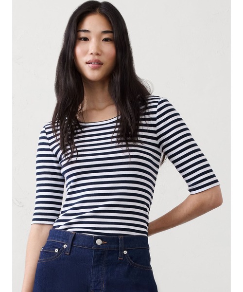 BANANA REPUBLIC FACTORY STORE(バナナリパブリック ファクトリーストア)の「BANANA REPUBLIC FACTORY STORE リブエルボースリーブTシャツ(Tシャツ/カットソー・レディース・ホワイト/ブラック/ブラウン/カーキ/ワイン/キャメル/グレー/ライラック/ネイビー/その他1/その他/ボルドー/ブルー/グリーン/コーラル/ブルー系その他/ブルー系その他2/ラベンダー/ホワイト×ネイビー/レッド/ブルー系その他3/ブラウン系その他・XS/S/M/L)」の2枚目の写真