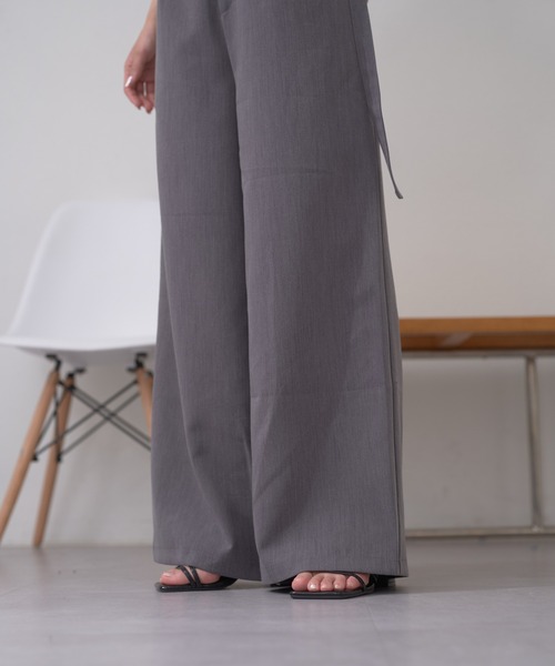 Chico（チコ）の「サイドベルトスラックスパンツ（スラックス・レディース・チャコールグレー/グレイッシュベージュ/グレー・FREE）」の13枚目の写真