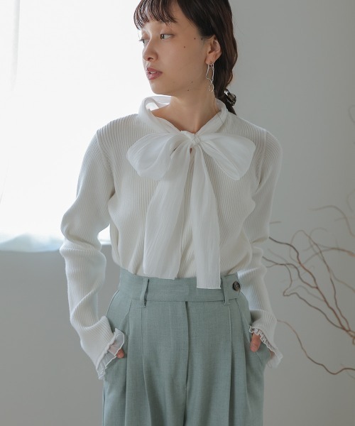 Bab（バブ）の「ボウタイリブニットプルオーバー（ニット/セーター・レディース・グレイッシュベージュ/チャコールグレー/オフホワイト・FREE）」の7枚目の写真