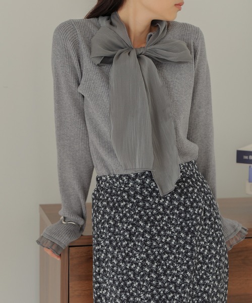 Bab（バブ）の「ボウタイリブニットプルオーバー（ニット/セーター・レディース・グレイッシュベージュ/チャコールグレー/オフホワイト・FREE）」の13枚目の写真