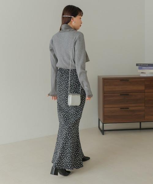 Bab（バブ）の「ボウタイリブニットプルオーバー（ニット/セーター・レディース・グレイッシュベージュ/チャコールグレー/オフホワイト・FREE）」の19枚目の写真