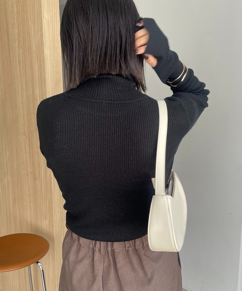 CAPRICIEUX LE'MAGE（カプリシューレマージュ）の「ハイネックリブプルオーバー（ニット/セーター・レディース・グレイッシュベージュ/ホワイト/アイボリー/ブラック・FREE）」の7枚目の写真