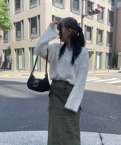 SPIGA(スピーガ)の「Vネックシャギー長袖ニット(Tシャツ/カットソー・レディース・ホワイト/ブラック/グリーン/ブラウン・FREE)」の11枚目の写真