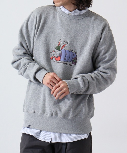 KRIFF MAYER(クリフメイヤー)の「Camp Rabbit Brushed Crewneck Sweatshirt / キャンプラビット 裏起毛クルーネックスウェット unisex(スウェット・メンズ・マルチ/グレー/チャコール/ナチュラル/ネイビー/ブラウン・L/M/XL)」の2枚目の写真