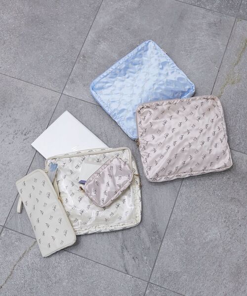 MAJESTIC LEGON（マジェスティックレゴン）の「フローラルクリアポーチ（ポーチ・レディース・ピンク/アイボリー/ライトブルー・FREE）」の6枚目の写真