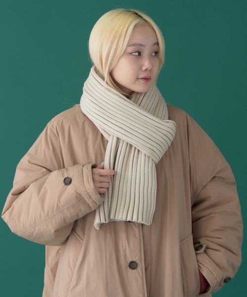 WHIMSIC（ウィムジック）の「【UNISEX】リブニットマフラー（マフラー・メンズ・アイボリー/ブルー/チャコールグレー・FREE）」の2枚目の写真