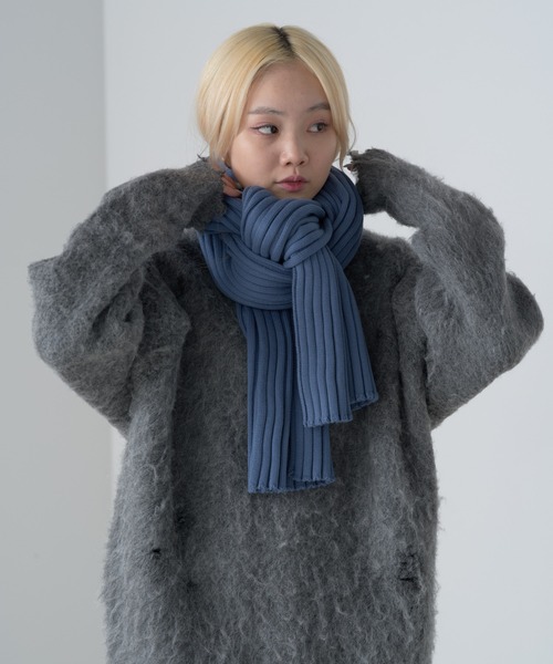 WHIMSIC（ウィムジック）の「【UNISEX】リブニットマフラー（マフラー・メンズ・アイボリー/ブルー/チャコールグレー・FREE）」の12枚目の写真