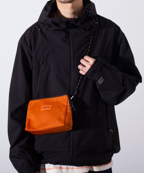 UNIVERSAL OVERALL（ユニバーサルオーバーオール）の「【UNIVERSAL OVERALL】NEW DELTA サコッチ ショルダーバッグ（ショルダーバッグ・メンズ・アイボリー/ベージュ/ネイビー/ライトグリーン/オレンジ/チャコールグレー/ブラック/サックスブルー/ピンク/ダークグリーン・FREE）」の19枚目の写真