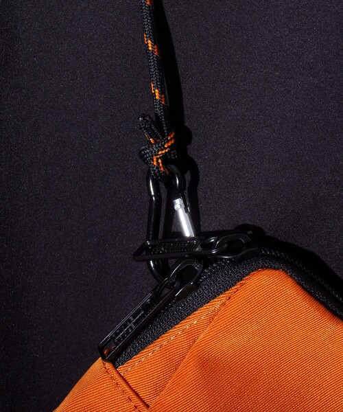 UNIVERSAL OVERALL（ユニバーサルオーバーオール）の「【UNIVERSAL OVERALL】NEW DELTA サコッチ ショルダーバッグ（ショルダーバッグ・メンズ・アイボリー/ベージュ/ネイビー/ライトグリーン/オレンジ/チャコールグレー/ブラック/サックスブルー/ピンク/ダークグリーン・FREE）」の21枚目の写真