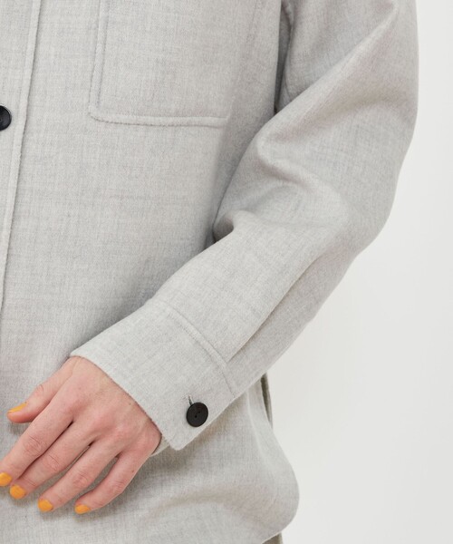 GALERIE VIE（ギャルリー ヴィー）の「エアーダブルフェイス オーバーシャツブルゾン（ブルゾン・レディース・ライトグレー・FREE）」の4枚目の写真