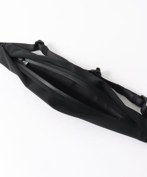 Cote&Ciel(コートエシエル)の「COTE&CIEL ADDA / CC-29084(ボディバッグ/ウエストポーチ・メンズ・ブラック・FREE)」の5枚目の写真