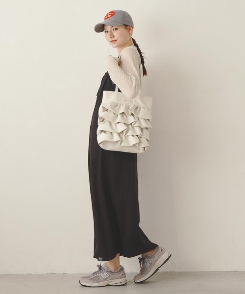 MILKFED.（ミルクフェド）の「TIERED RUFFLE TOTE（トートバッグ・レディース・ホワイト/ライトピンク/ブラック・ONE SIZE）」の16枚目の写真