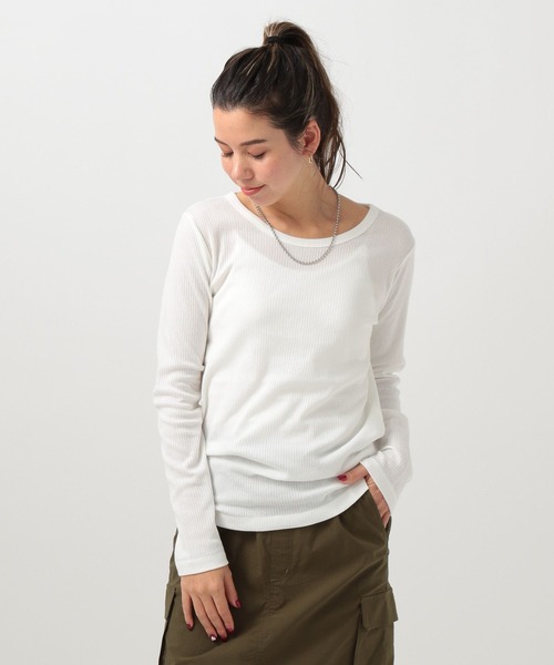 BAYFLOW（ベイフロー）の「[鎖骨を綺麗に見せる]リブクルーネックプルオーバー（Tシャツ/カットソー・レディース・キャメル/ブラック/オフホワイト・FREE）」の2枚目の写真