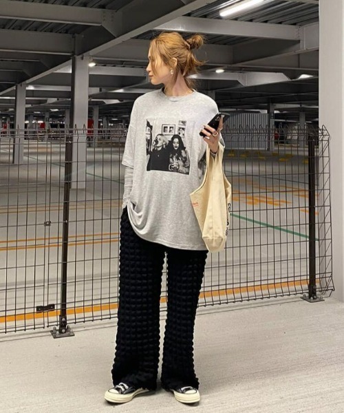ISOOK（アイスー）の「フォトプリントTシャツ(chiica select) / グラフィックTシャツ フォトTシャツ オーバーサイズ オーバーTシャツ 半袖（Tシャツ/カットソー・レディース・グレー/ホワイト・FREE）」の3枚目の写真